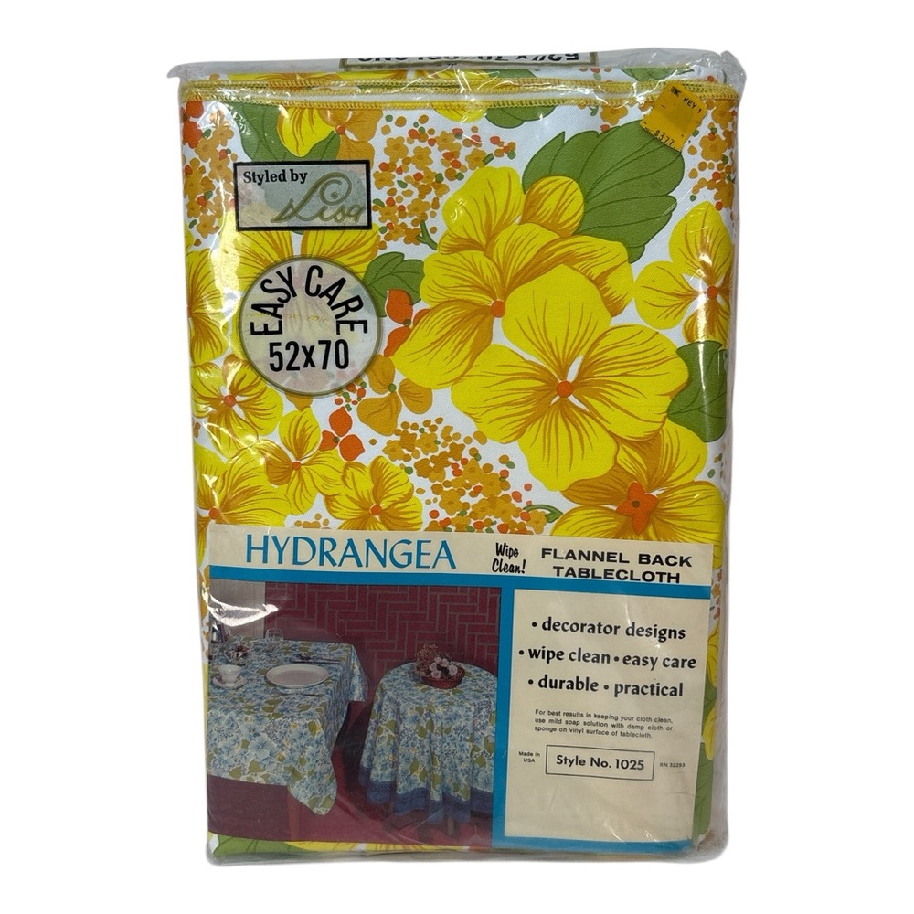 Vintage Hydrangea 52"×70" Oblong Vinyl Flannel Back Tablecloth Yellow Floral